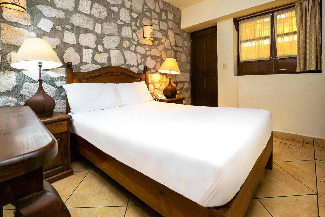 Hotel Casa Del Virrey & 2*